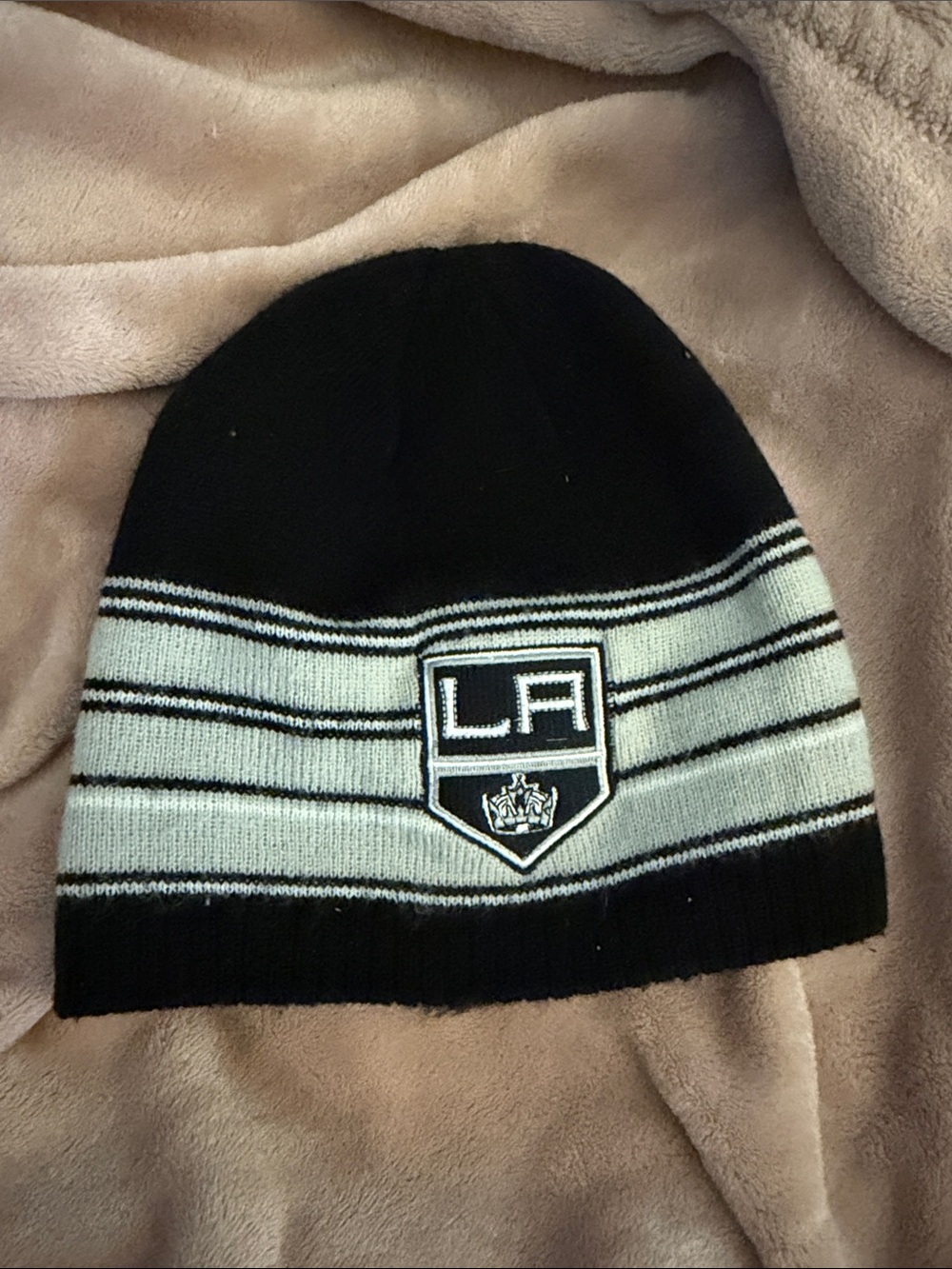 5/$25 Kids LA Knit Beanie in Black and Gray